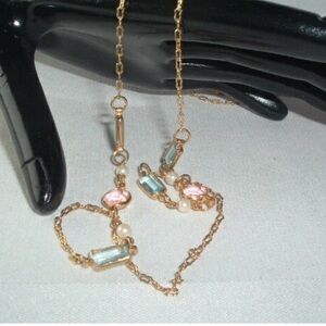 Elegant vintage Gold and Pink Necklace